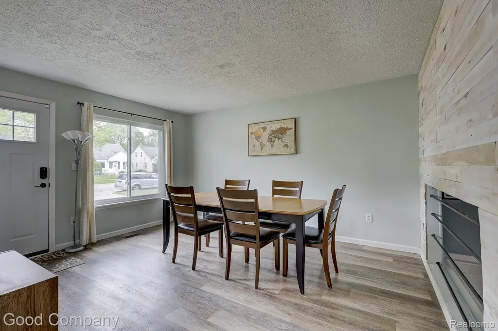 2410 E Lincoln Avenue Royal Oak City MI 48067