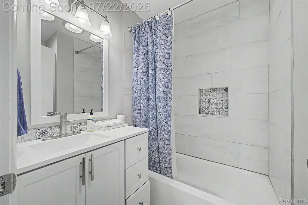 5577 Althea Street Shelby Charter Township MI 48316