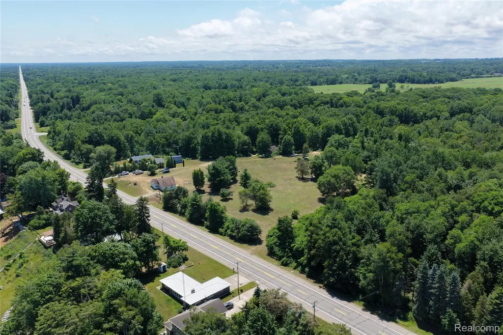 2898 Lakeshore Road Sanilac Township MI 48401