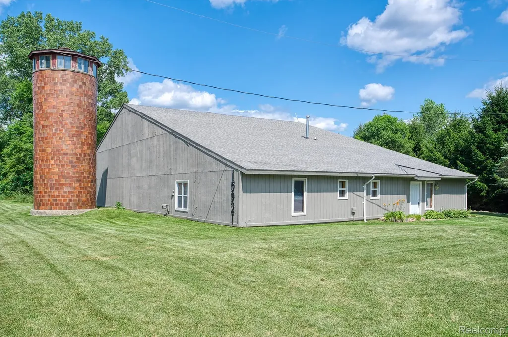 15921 W M 36 Unadilla Township MI 48169