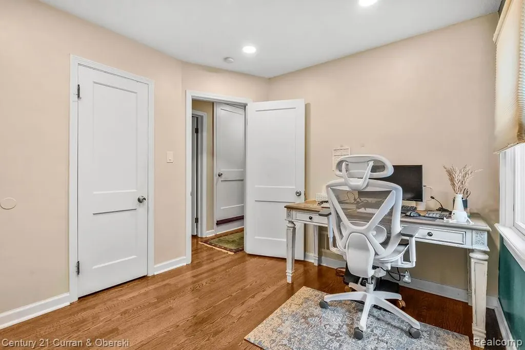 22510 Cherry Hill Street Dearborn City MI 48124
