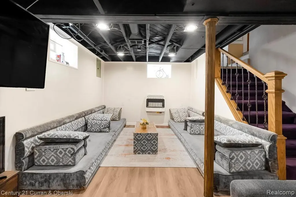 22510 Cherry Hill Street Dearborn City MI 48124