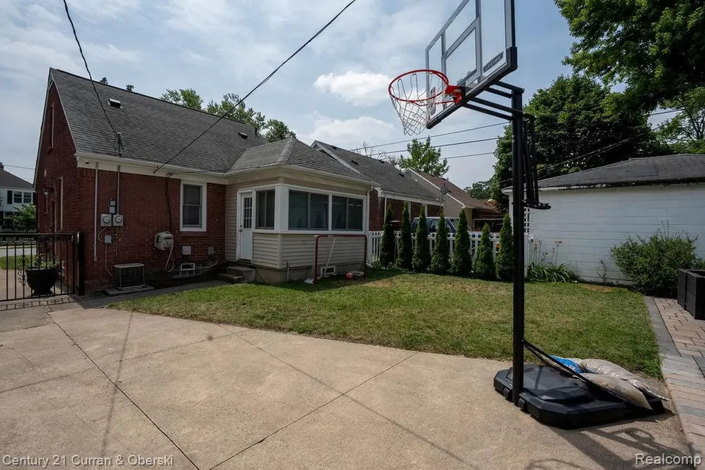 22510 Cherry Hill Street Dearborn City MI 48124