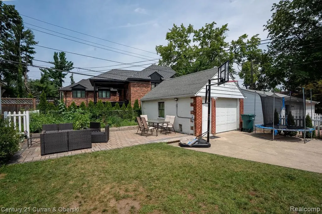 22510 Cherry Hill Street Dearborn City MI 48124
