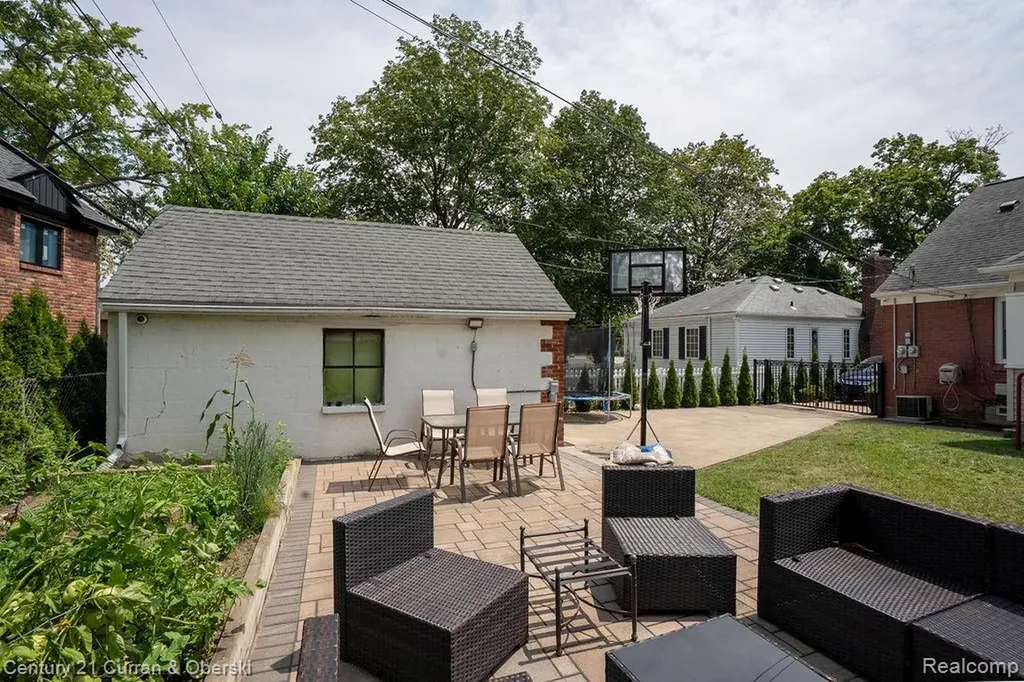 22510 Cherry Hill Street Dearborn City MI 48124