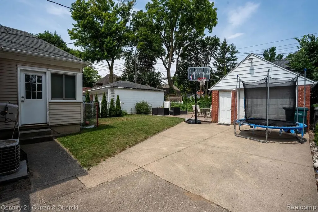 22510 Cherry Hill Street Dearborn City MI 48124