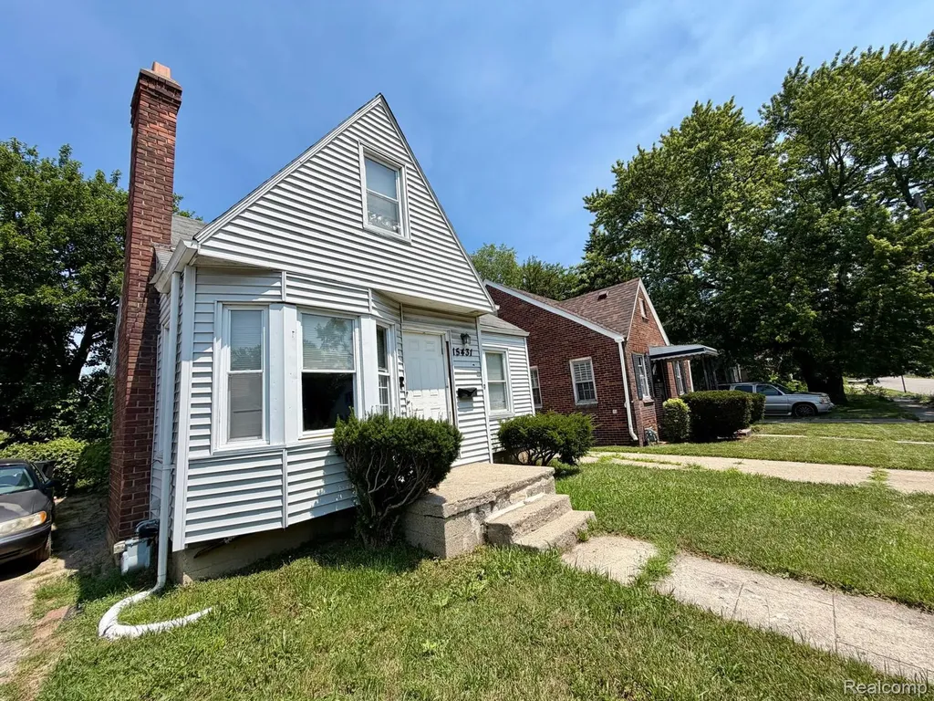 15431 Saratoga Street Detroit City MI 48205