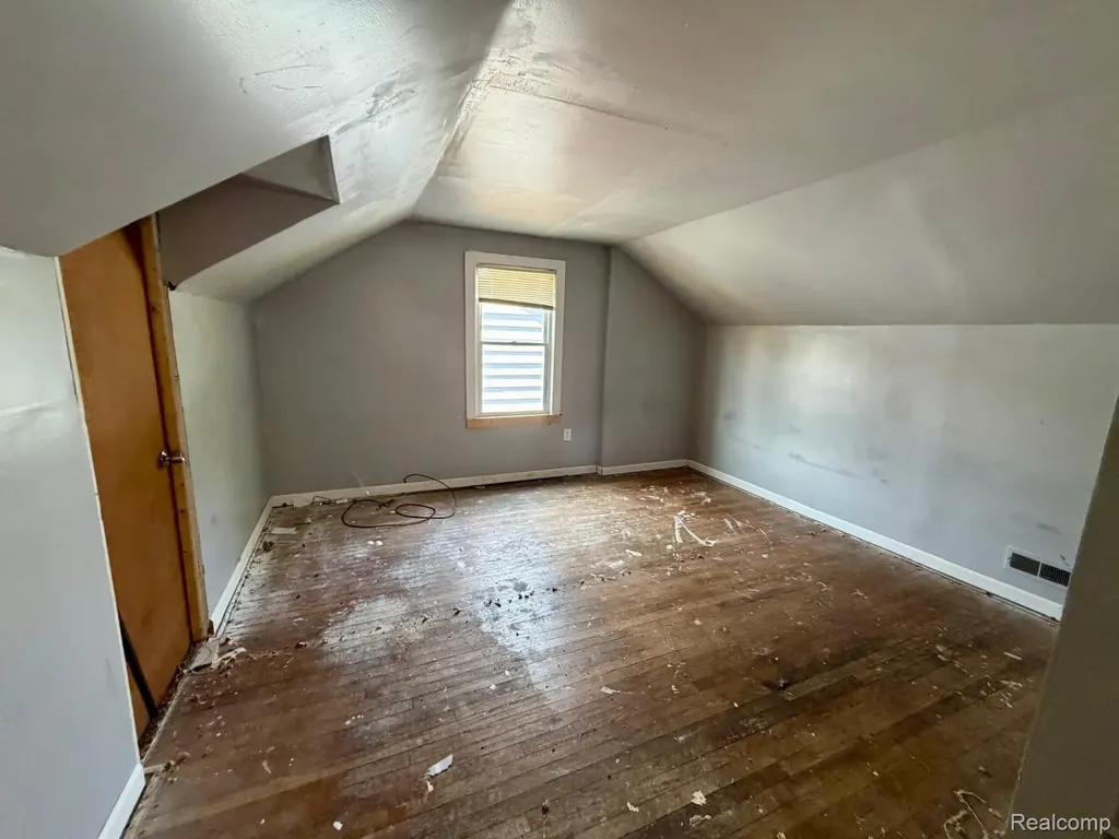15431 Saratoga Street Detroit City MI 48205