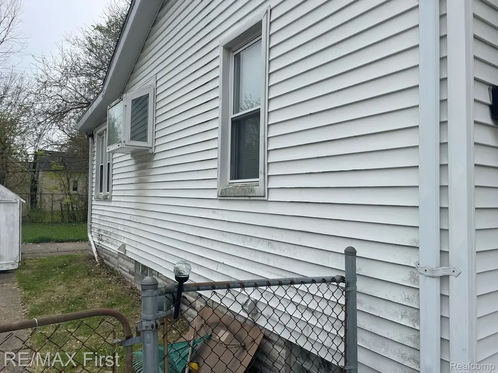 6184 Guilford Street Detroit City MI 48224