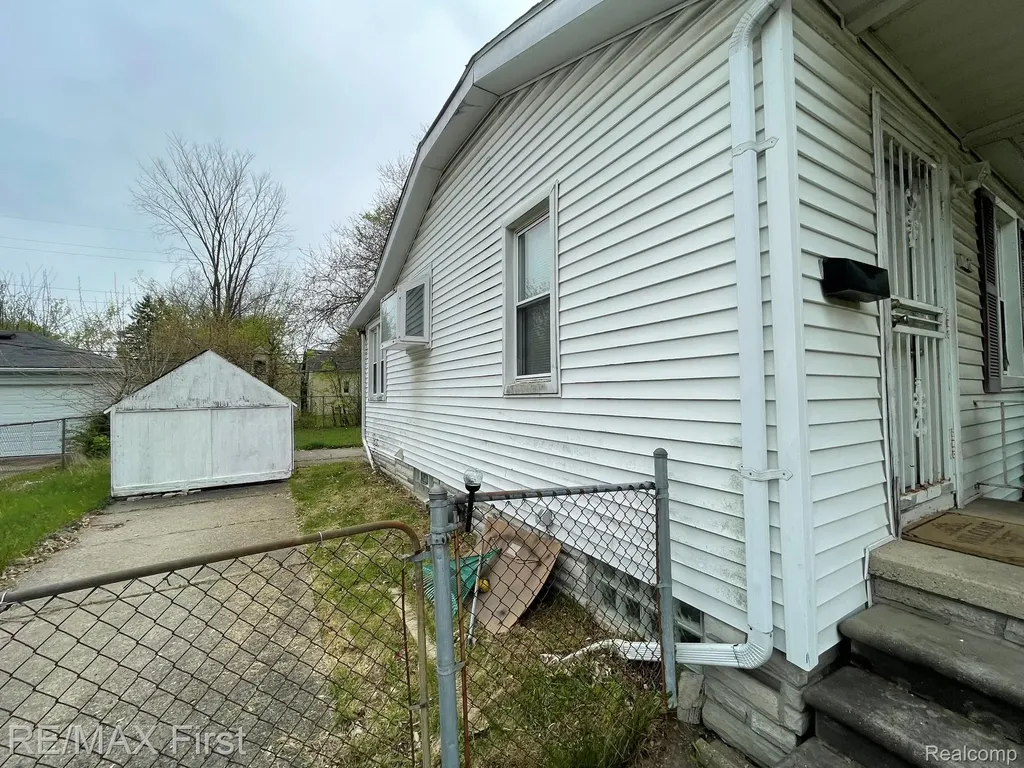 6184 Guilford Street Detroit City MI 48224