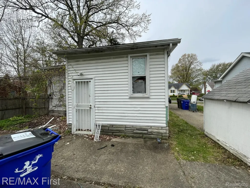 6184 Guilford Street Detroit City MI 48224