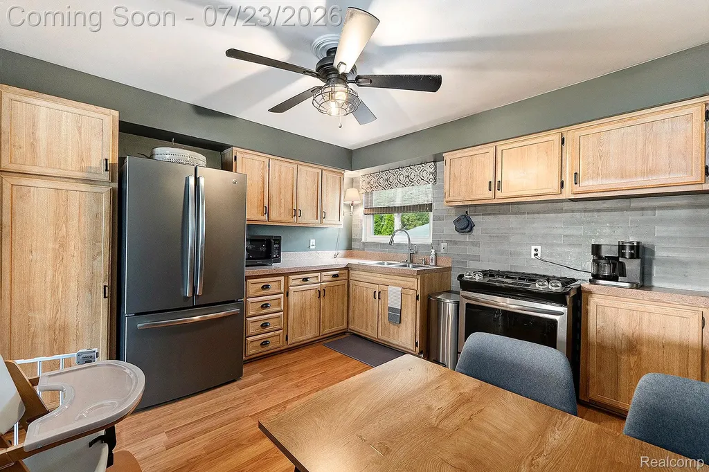 22029 Downing Street St. Clair Shores City MI 48080