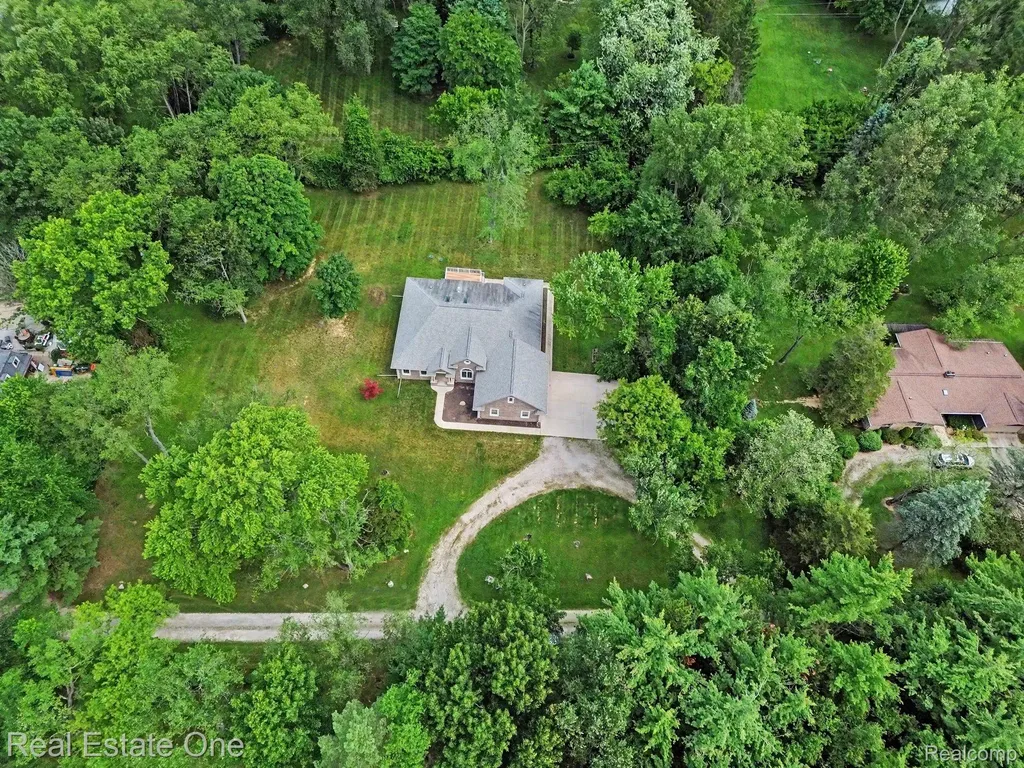 1755 Gray Twig Lane Milford Charter Township MI 48381