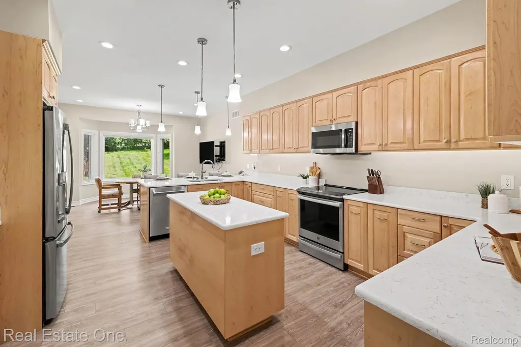 1755 Gray Twig Lane Milford Charter Township MI 48381
