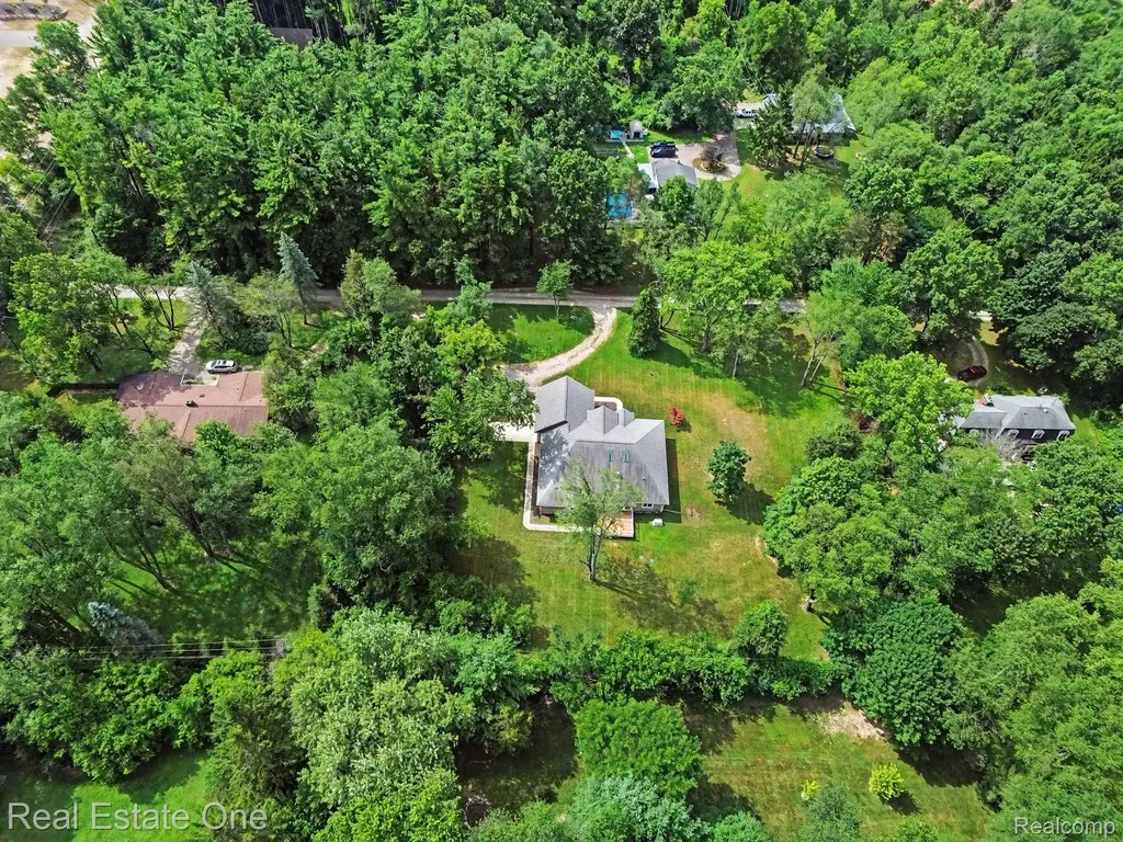 1755 Gray Twig Lane Milford Charter Township MI 48381