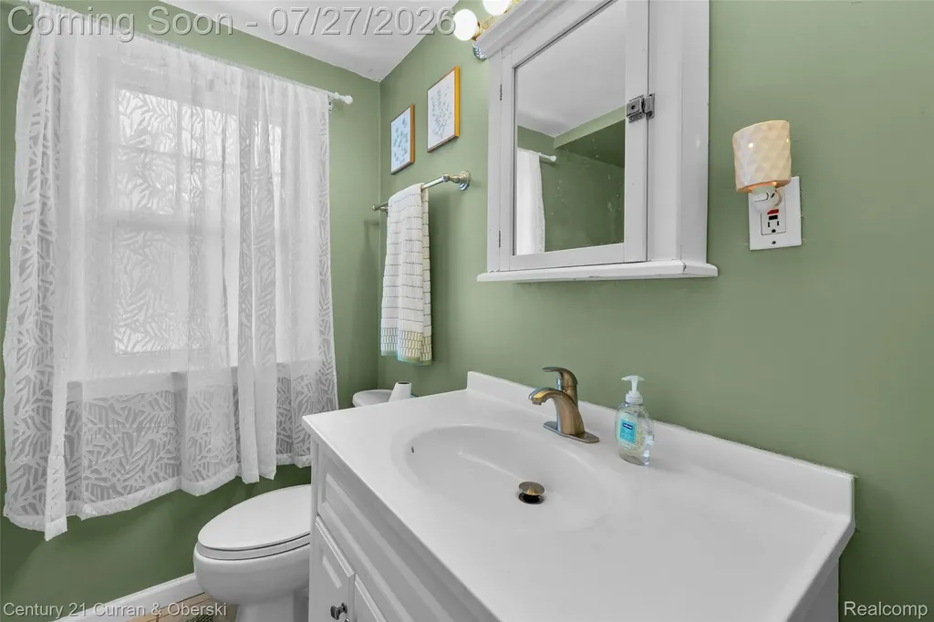 23828 Hollander Street Dearborn Heights City MI 48128