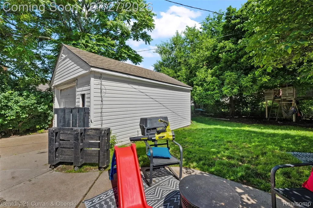 23828 Hollander Street Dearborn Heights City MI 48128