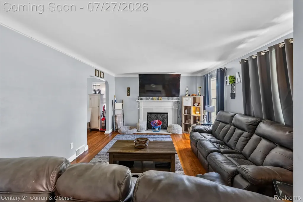 23828 Hollander Street Dearborn Heights City MI 48128