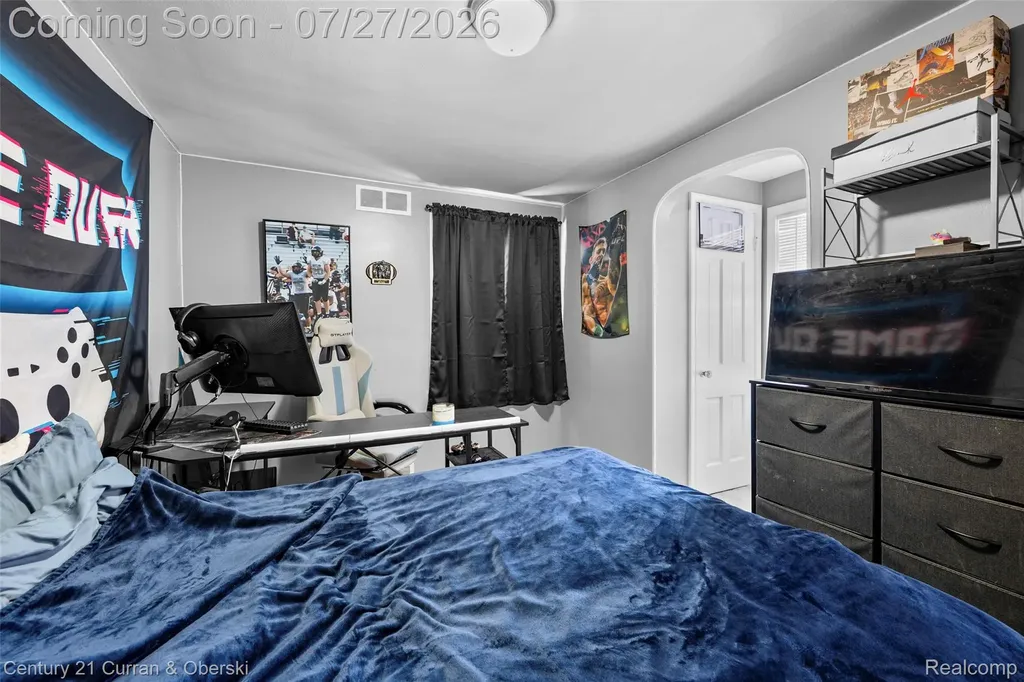 23828 Hollander Street Dearborn Heights City MI 48128