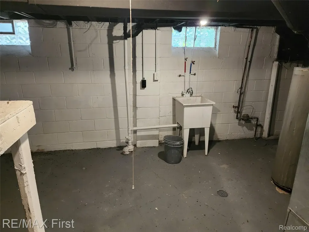16101 Bramell Street Detroit City MI 48219