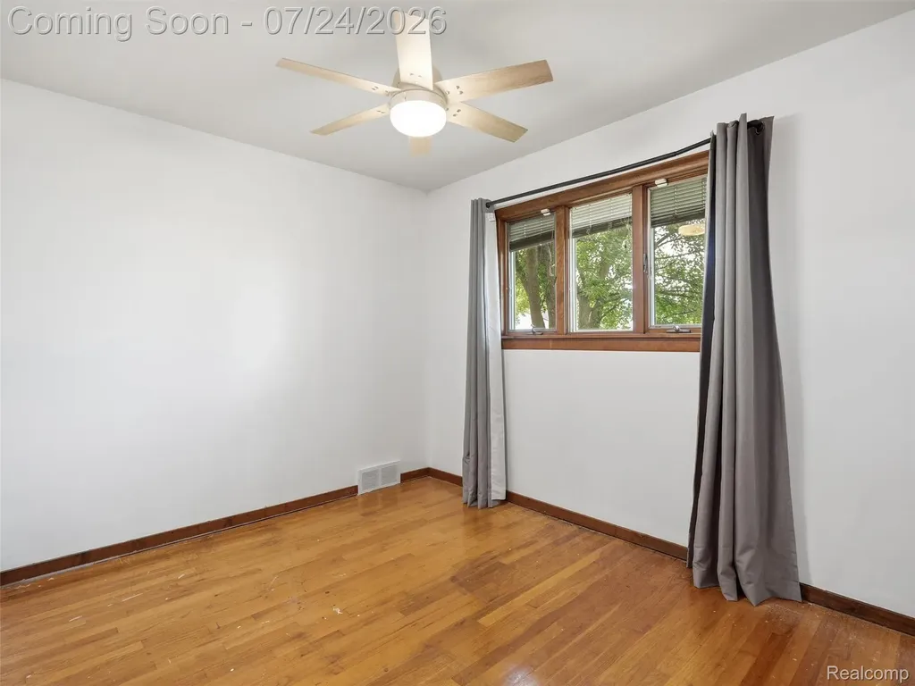 34167 Beechnut Street Westland City MI 48186