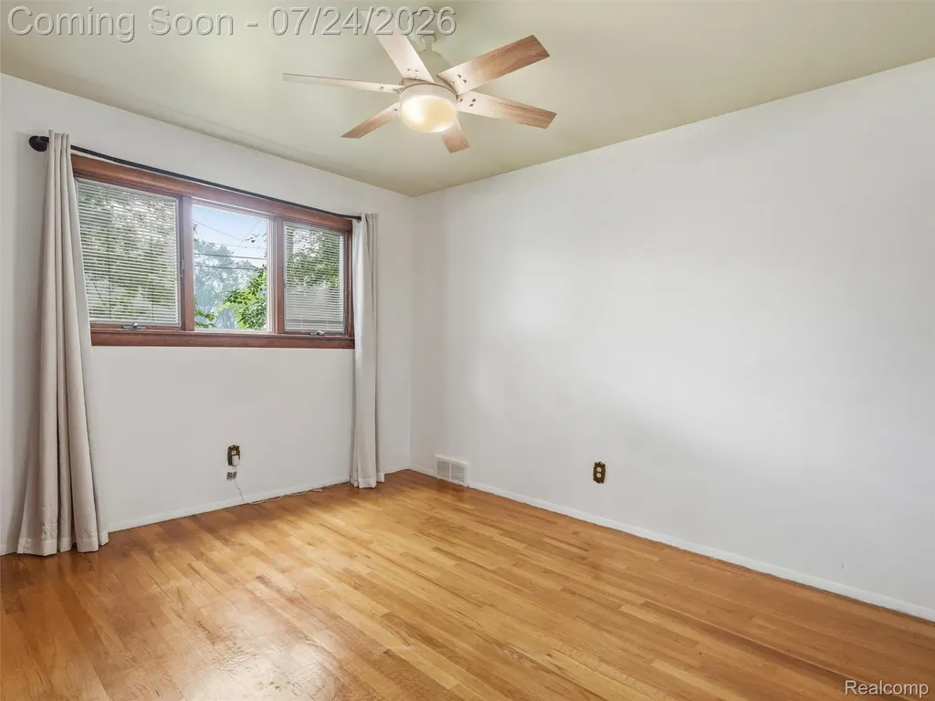 34167 Beechnut Street Westland City MI 48186
