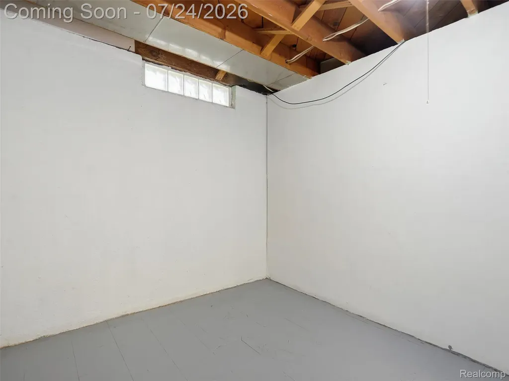 34167 Beechnut Street Westland City MI 48186