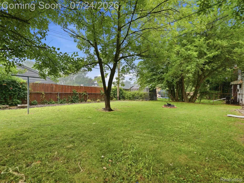 34167 Beechnut Street Westland City MI 48186