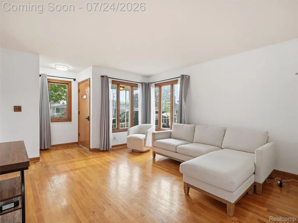 34167 Beechnut Street Westland City MI 48186