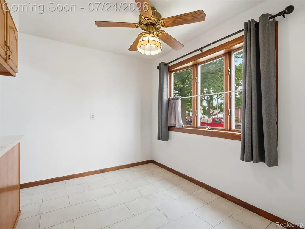 34167 Beechnut Street Westland City MI 48186