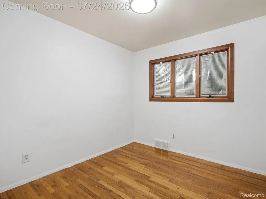 34167 Beechnut Street Westland City MI 48186
