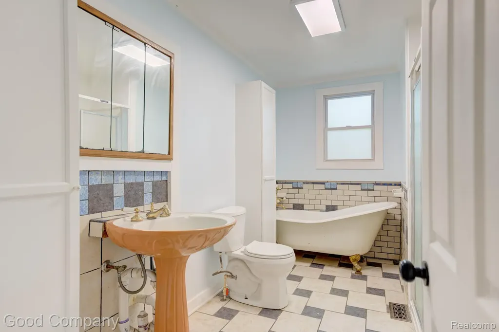 298 Oregon Street York Charter Township MI 48198