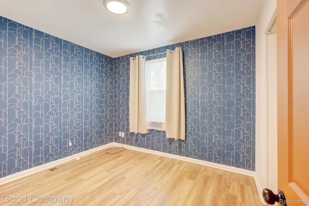 298 Oregon Street York Charter Township MI 48198