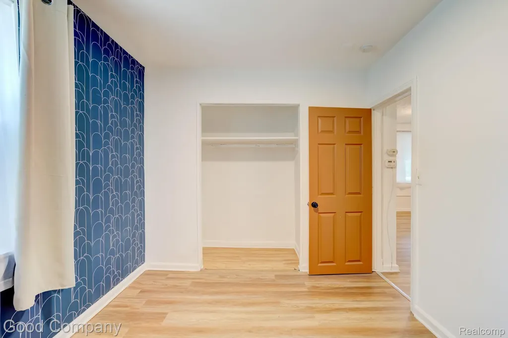 298 Oregon Street York Charter Township MI 48198