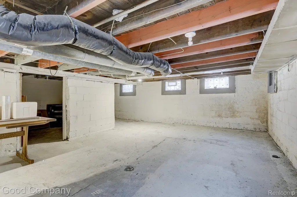 298 Oregon Street York Charter Township MI 48198