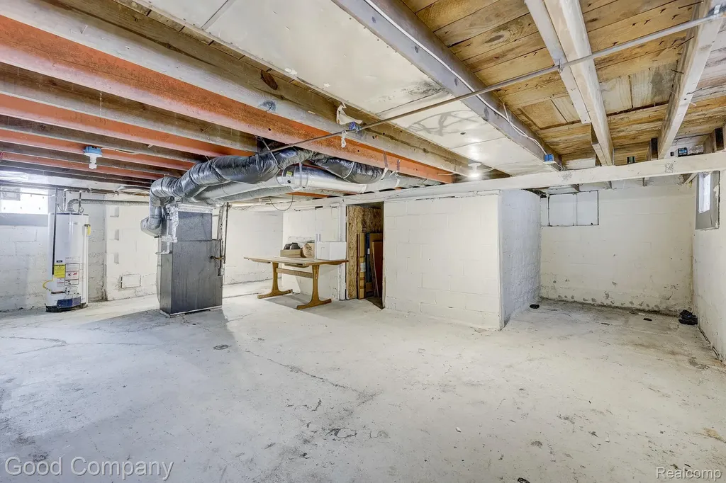 298 Oregon Street York Charter Township MI 48198