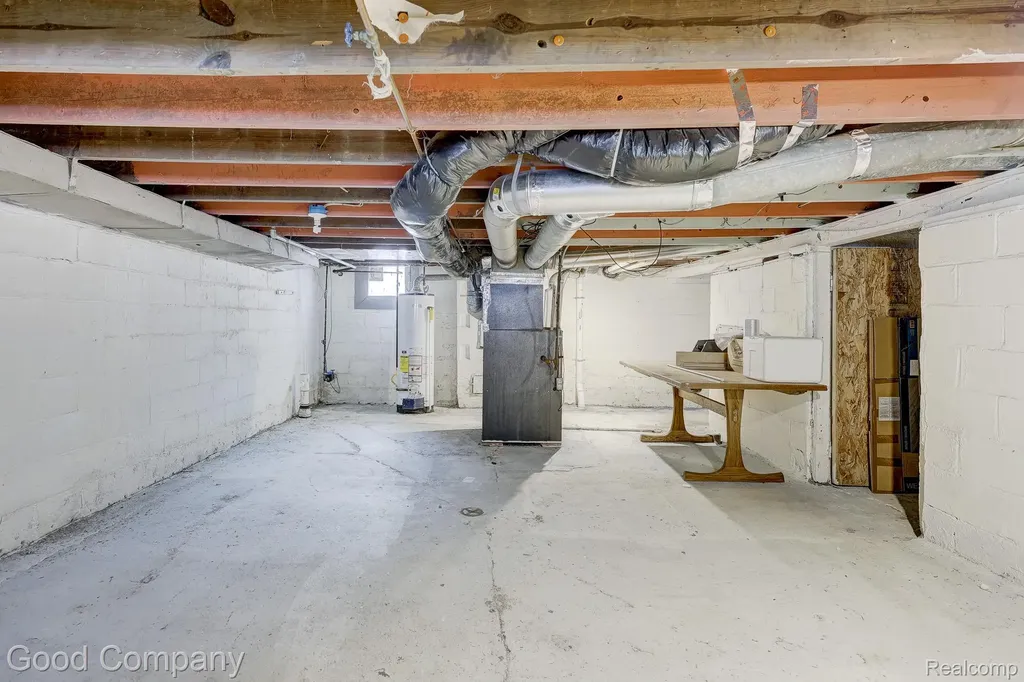 298 Oregon Street York Charter Township MI 48198