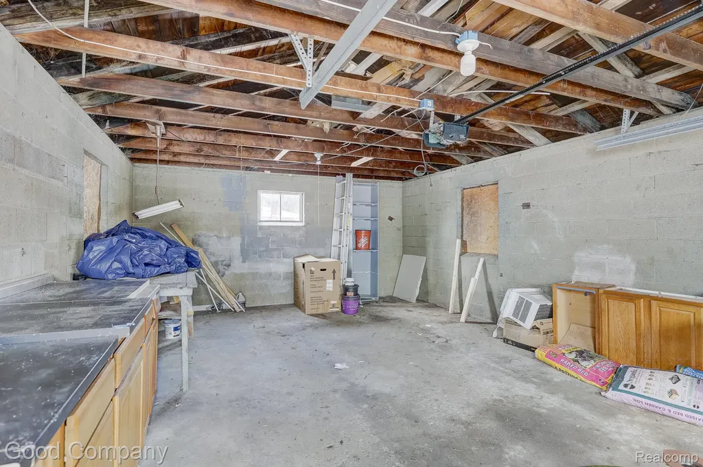 298 Oregon Street York Charter Township MI 48198