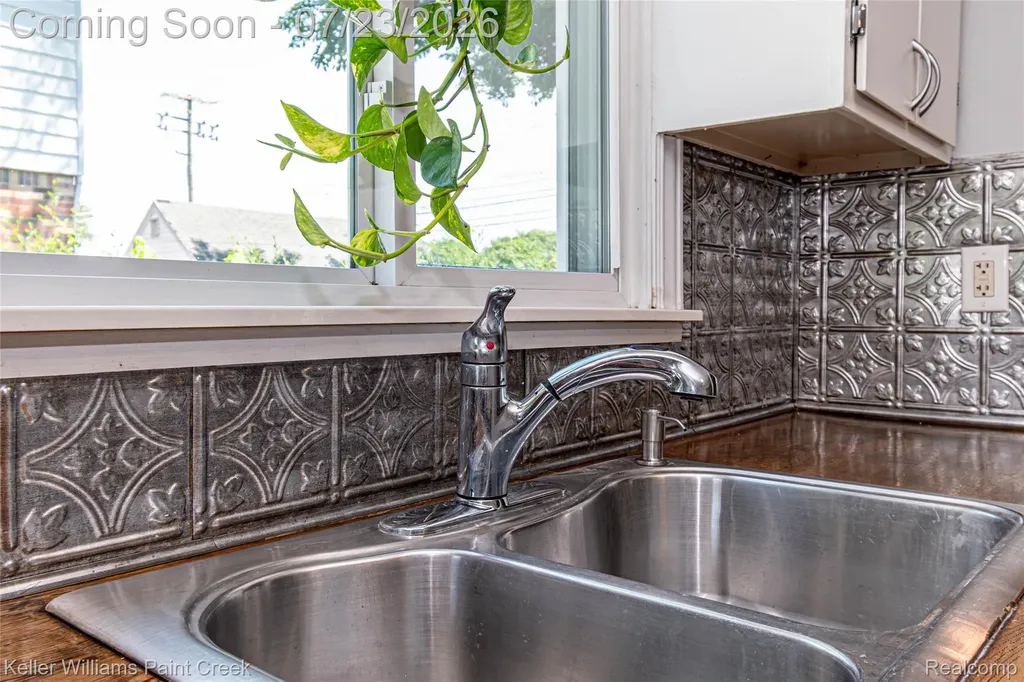 1257 W Marshall Street Ferndale City MI 48220