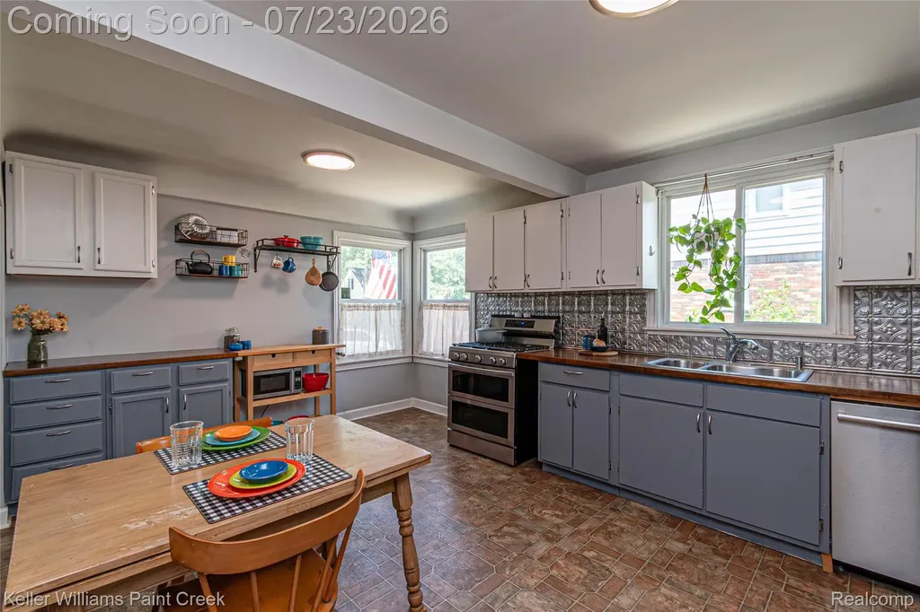 1257 W Marshall Street Ferndale City MI 48220
