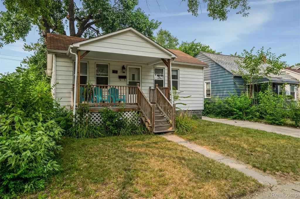 516 Orchard Avenue Hazel Park City MI 48030