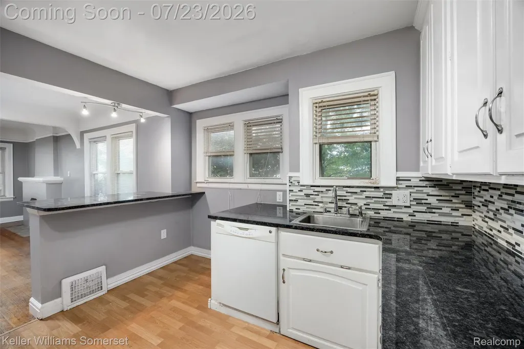 1600 Mclean Avenue Royal Oak City MI 48067