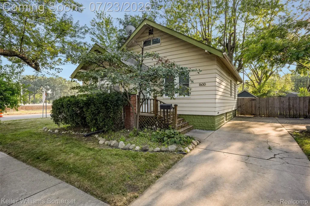 1600 Mclean Avenue Royal Oak City MI 48067