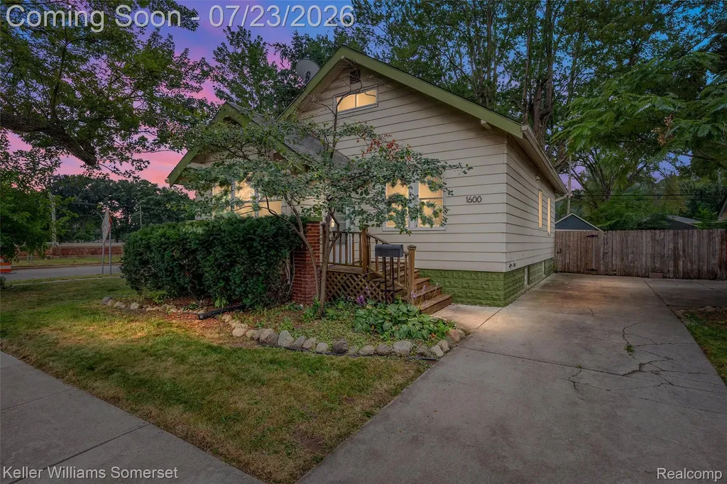 1600 Mclean Avenue Royal Oak City MI 48067