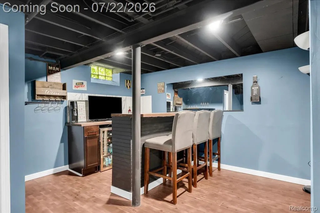 1591 E Maple Road Birmingham City MI 48009