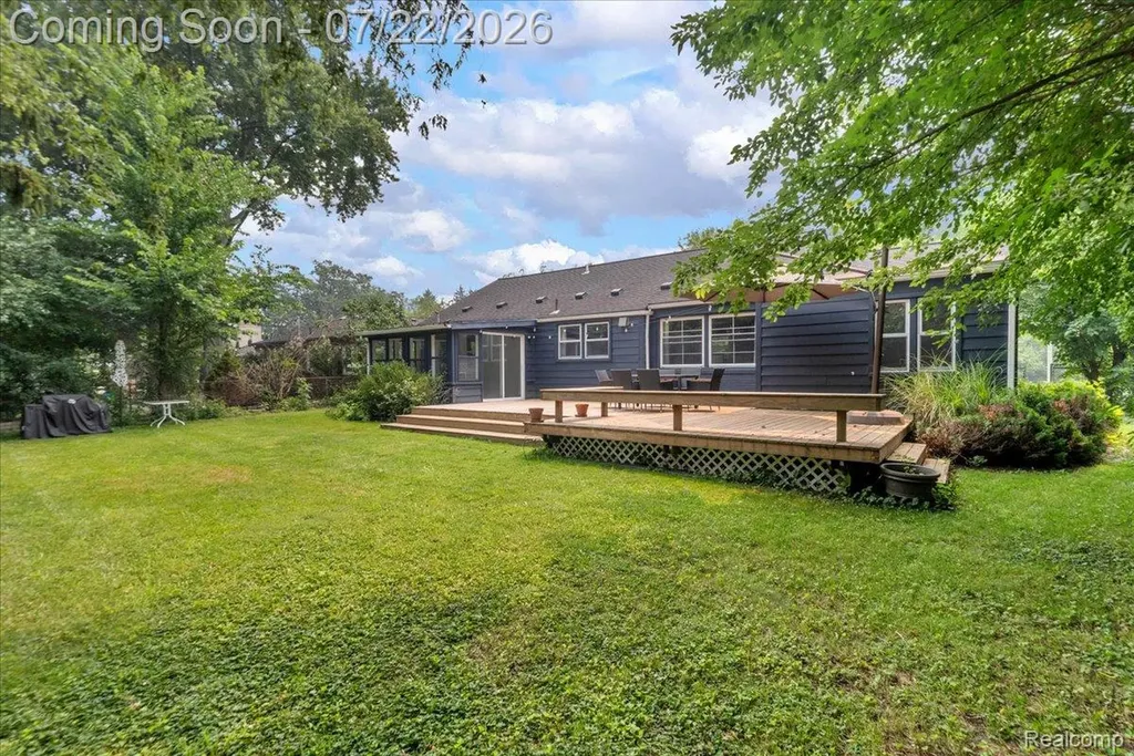 1591 E Maple Road Birmingham City MI 48009