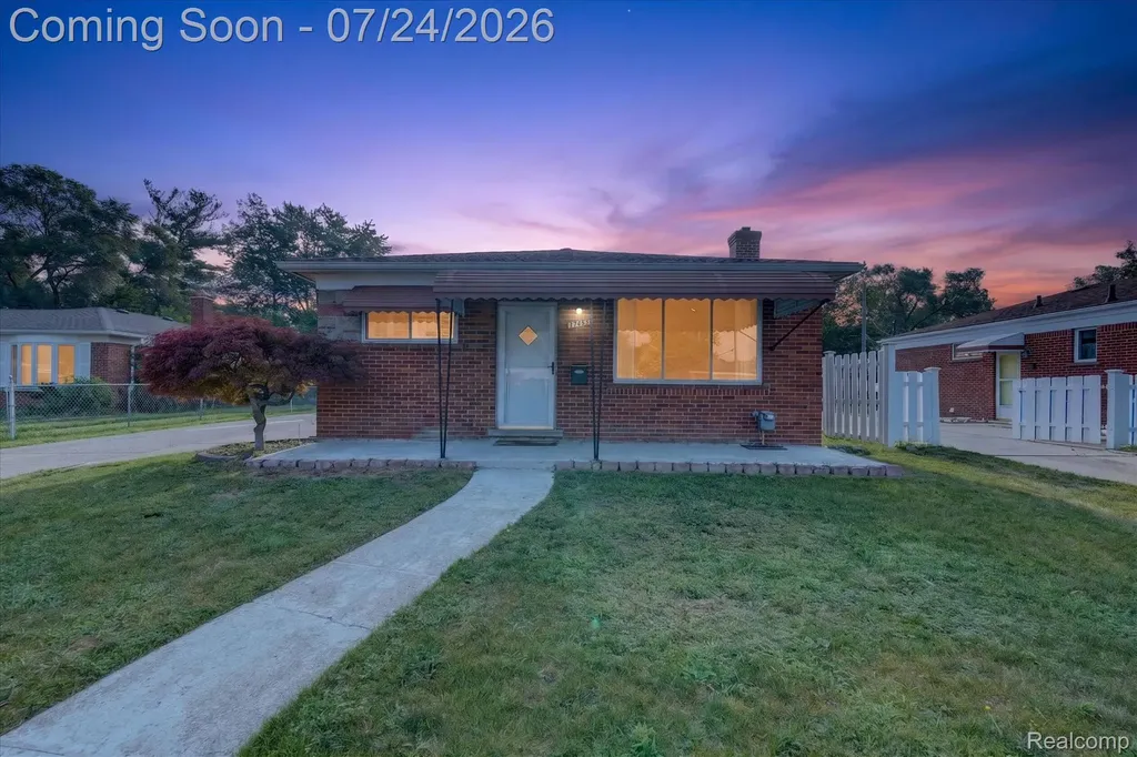 11252 Marsha Place Warren City MI 48089