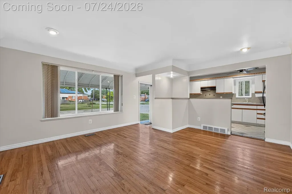 11252 Marsha Place Warren City MI 48089