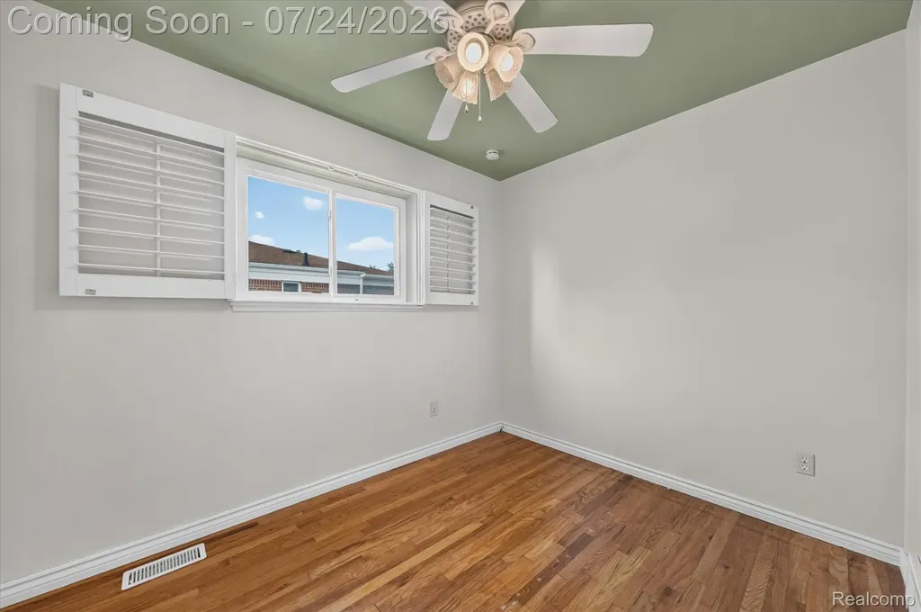 11252 Marsha Place Warren City MI 48089