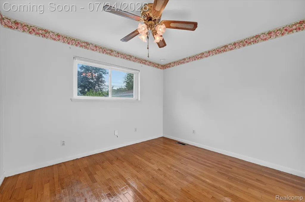 11252 Marsha Place Warren City MI 48089
